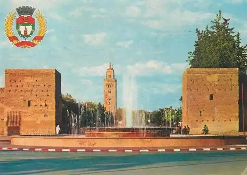 Morocco Marrakech murailles d`ocre a droite l`hotel Mamounia au loin, la Koutoubia