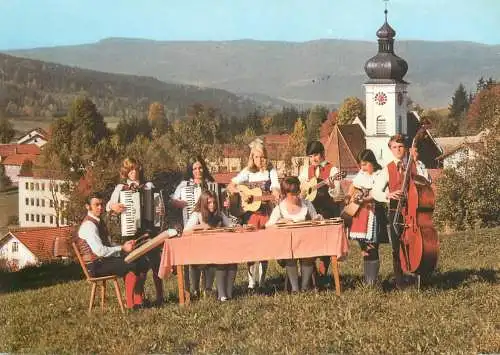 Marcher Stuubenmusi March ( Bayer. Wald ) bei Regen folk music band