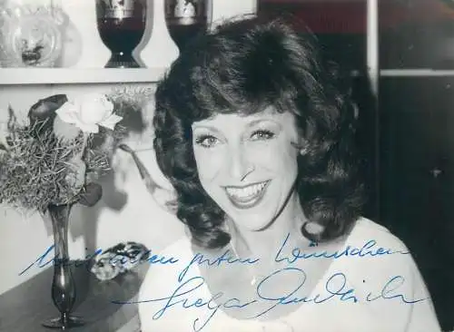 German entertainer from the `70s to identify Helga ... autogramm signature autograph Dresden foto studio Christian Darre