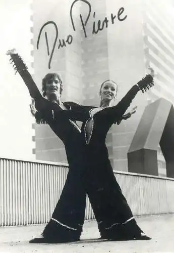 Duo Pierre dancers photo