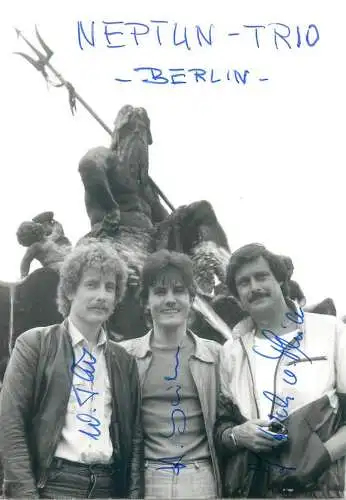 Neptun Trio Berlin signed photo autograph signatures
