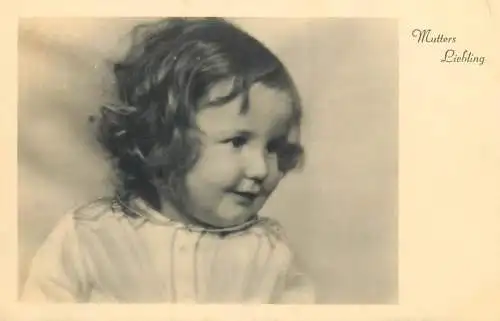 Postcard Netherlands children portraits Mutters Liebling cute little girl real photo