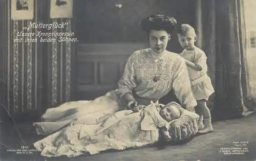 Muttergluck unsere Kronprinzessin mit ihren beiden Sohnen
