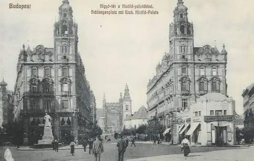 Europe Hungary Budapest Kigyo ter a Klotild palotakkal postcard