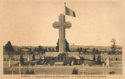 Military Verdun memorial Great War WW1 cimetiere militaire du Faubourg Pave tombe soldat inconnu postcard