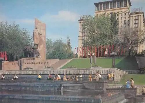 Europe Ukraine Kiev Lenin monument postcard