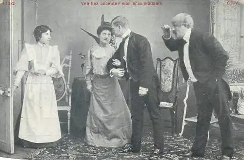 cpa veuillez accepter mon bras madame elegance France postcard