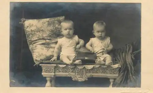 Photographer Scheffermeyer bebes baby studio portraits