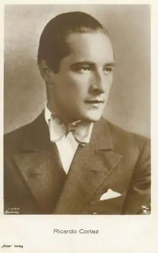 Actor card Ricardo Cortez smile joy portrait beauty gaze elegance postcard