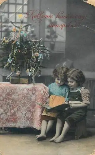Greetings 1915 Kellemes karacsonyi unnepeket best friends Christmacostume happy days smile innocence beauty joy postcard