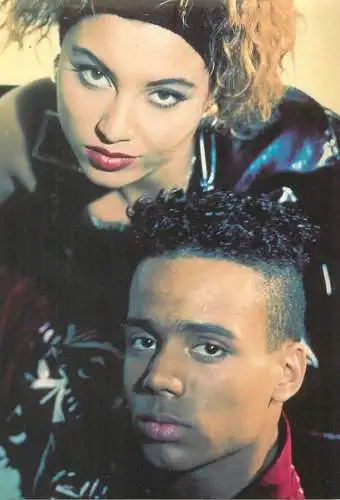 2 Unlimited Belgian/Dutch dance music pop band