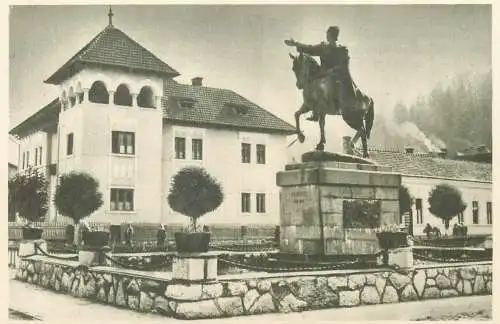 Postcard Romania Campeni statuia lui Avram Iancu