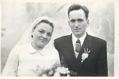 A0402 Marriage Romania wedding groom & bride souvenir photographic postcard 9 x 14 cm