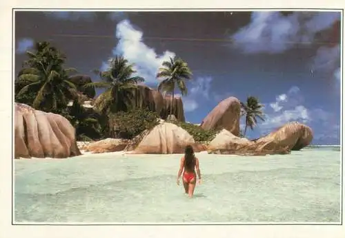 A5199 Seychelles beautiful woman in paradise