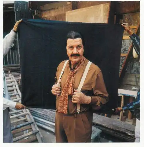 India Bollywood actors 15 x 15 cm postcard actor Prem Chopra on the set of Dil Ke Paas at Filmalaya Studios, Mumbai