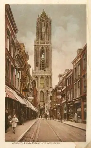 A5174 Netherlands Utrecht Zadelstraat met Domtoren