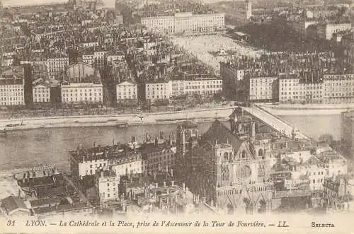 A5170 France Lyon La Cathedrale et la Place vue aerienne