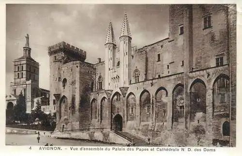 A5166 France Avignon Palais des Papes et la Cathedrale