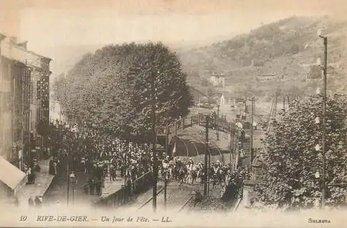 A5368 Rive de Gier jour de fete
