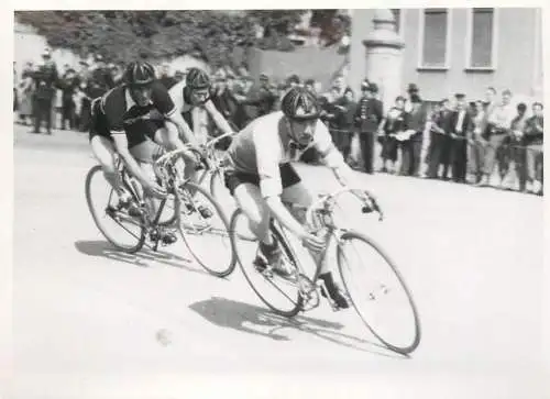 A0074 Sports Cycling Swiss cyclists photographic postcard