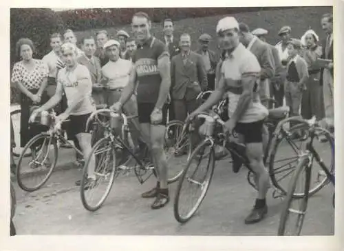 A0074 Sports Cycling Swiss cyclists photo postcard