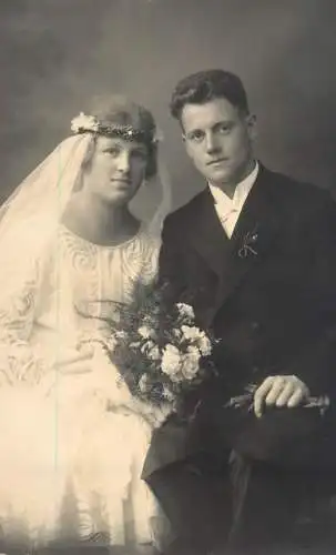 A5350 Wedding souvenir photographic postcard Albert Rossle, Ravensburg bride & groom