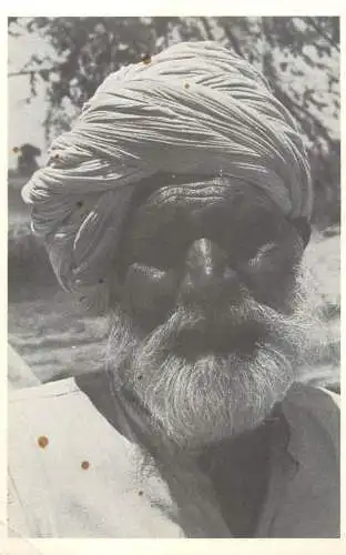 A5290 Agriculteur typique de la region de Rajashani ou des travaux d`irrigation