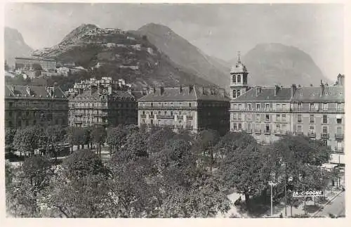 France Grenoble la place Victor Hugo