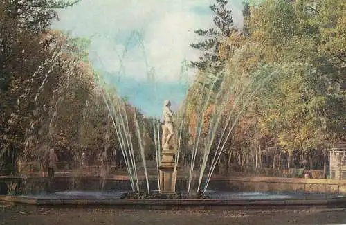 Russia Sankt Petersburg Pedrovoret fountain grand palace