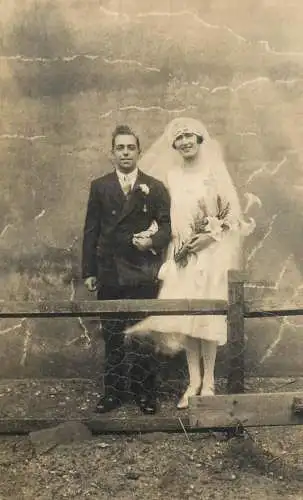 A5172 Marriages souvenir vintage photographic postcard groom & bride