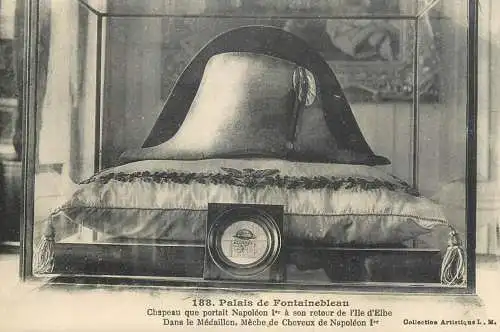 A5007 France Palais de Fontainebleau Chapeau de Napoleon I a son retour de l'ile Elbe