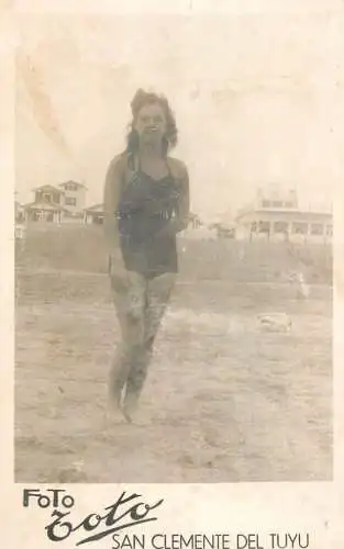 A5040 Woman in bathing suit souvenir photo postcard foto San Clemente de Tuyo Italy