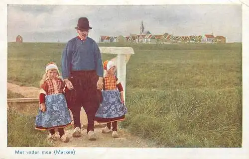 A5267 Netherlands Marken young girls with their father