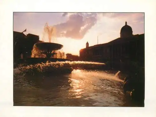 England London Trafalgar Square fountains non-standard  12 x 17 cm postcard