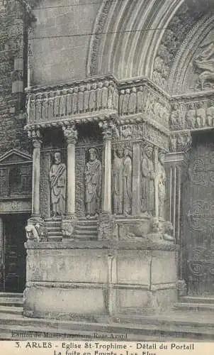 A5764 France Arles eglise St-Trophime detail du portail la fuite en Egypte