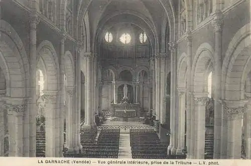 A5764 France LA GARNACHE eglise interior