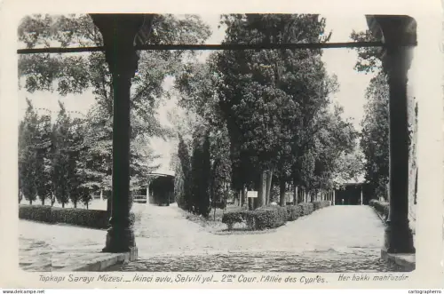 A5806 Turkey Topkapi Sarayi Muzesi allee des cypres