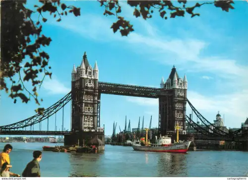A5311 England London Tower Bridge boat on Thames