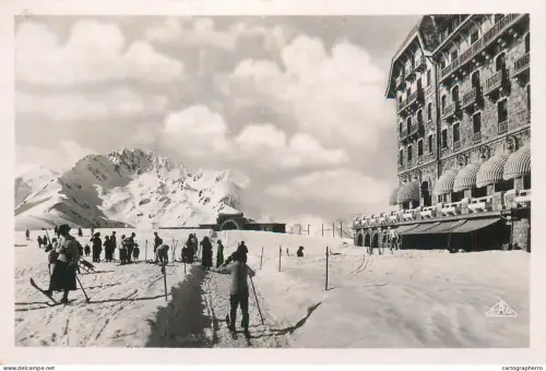A5815 LUCHON Superbagnères ski area devant hotel