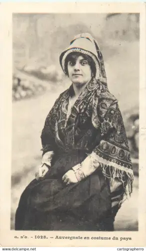 A5815 Auvergne costume du pays