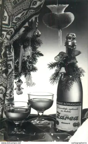 A5301 Holidays and celebrations New Year greetings  champagne bottle and glasses