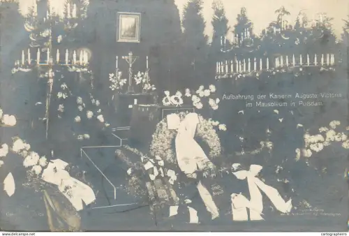 A5799 Coffin of the former Empress Auguste Viktoria lying in state in the Potsdam April 19, 1921