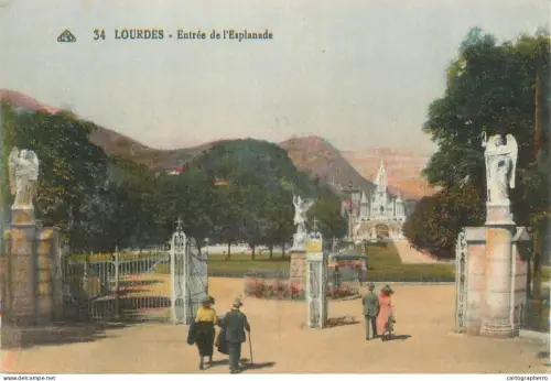 A5803 France Lourdes esplanade