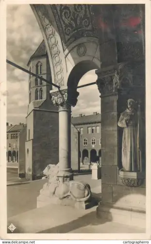 A5285 Hungary Szeged church lion and saint statues