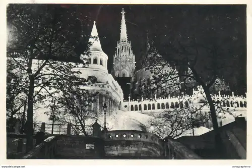 A5285 Hungary Budapest Fischerbastei und die Kronungskirche bei Nacht