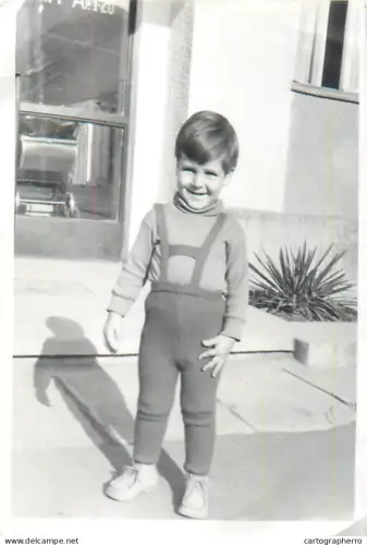 Anonymous persons children souvenir photo