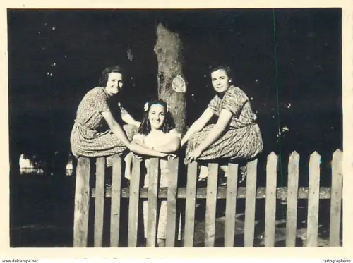 Anonymous persons souvenir foto Romania