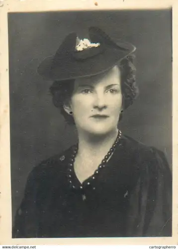 Anonymous persons woman portrait foto studio Aurora Stela Duta Romania