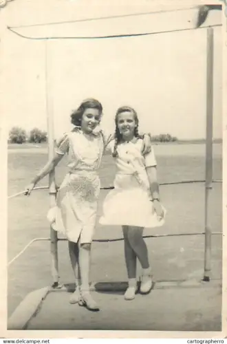 Anonymous persons children girls souvenir photo