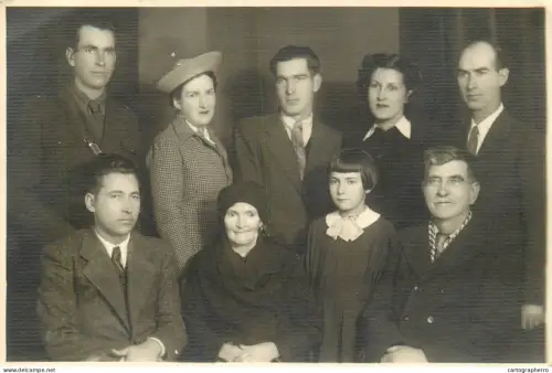 A5787 Anonymous persons Romania souvenir photographic postcard